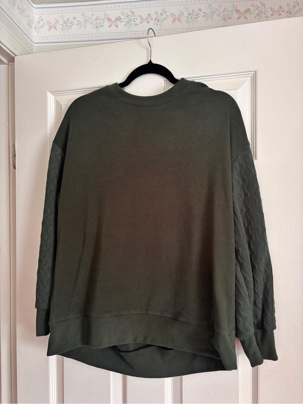 Green crewneck